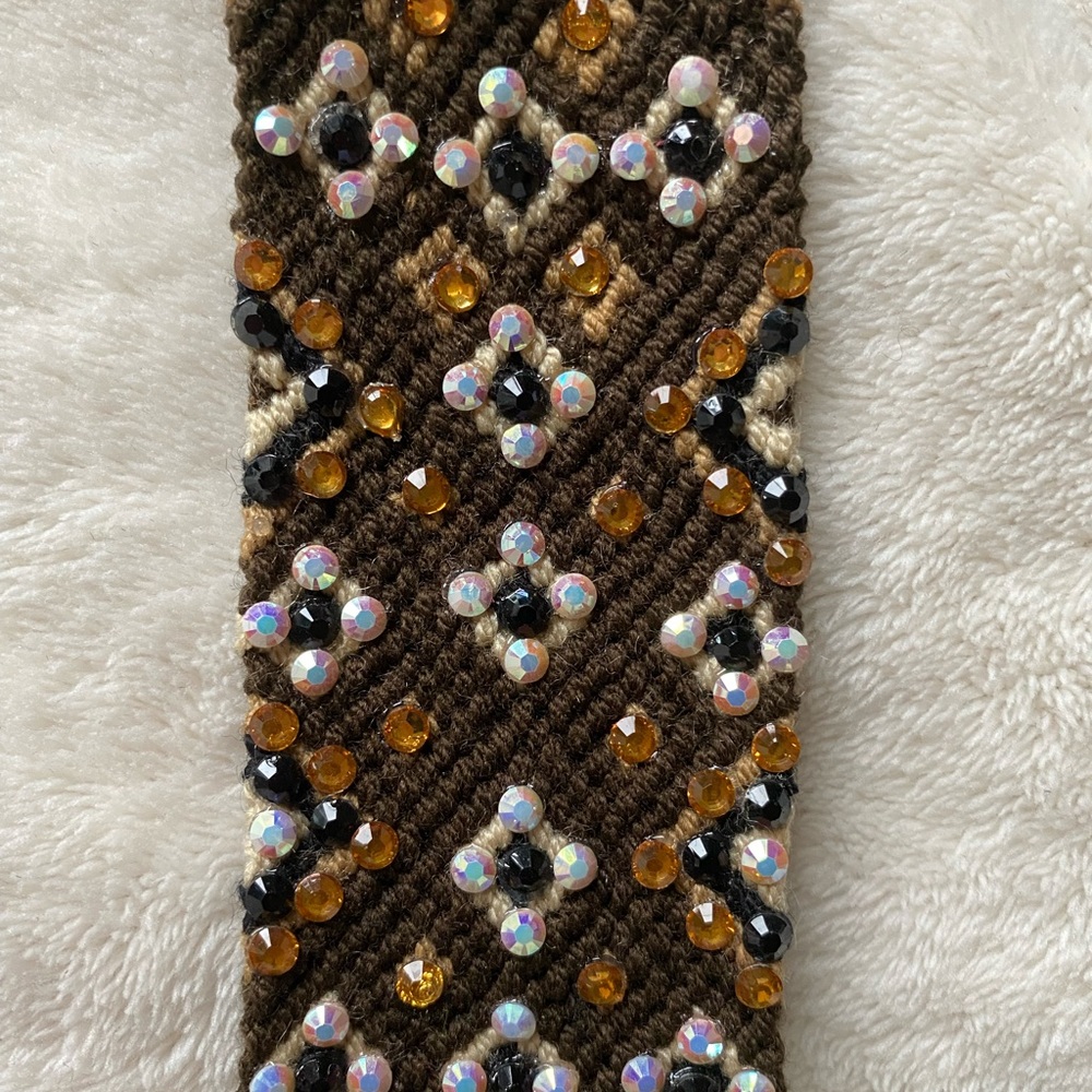 Handmade single thread bracelet - Picture 3 of 4